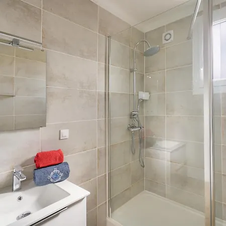400m De La - Maison Pour 6 Personnes *